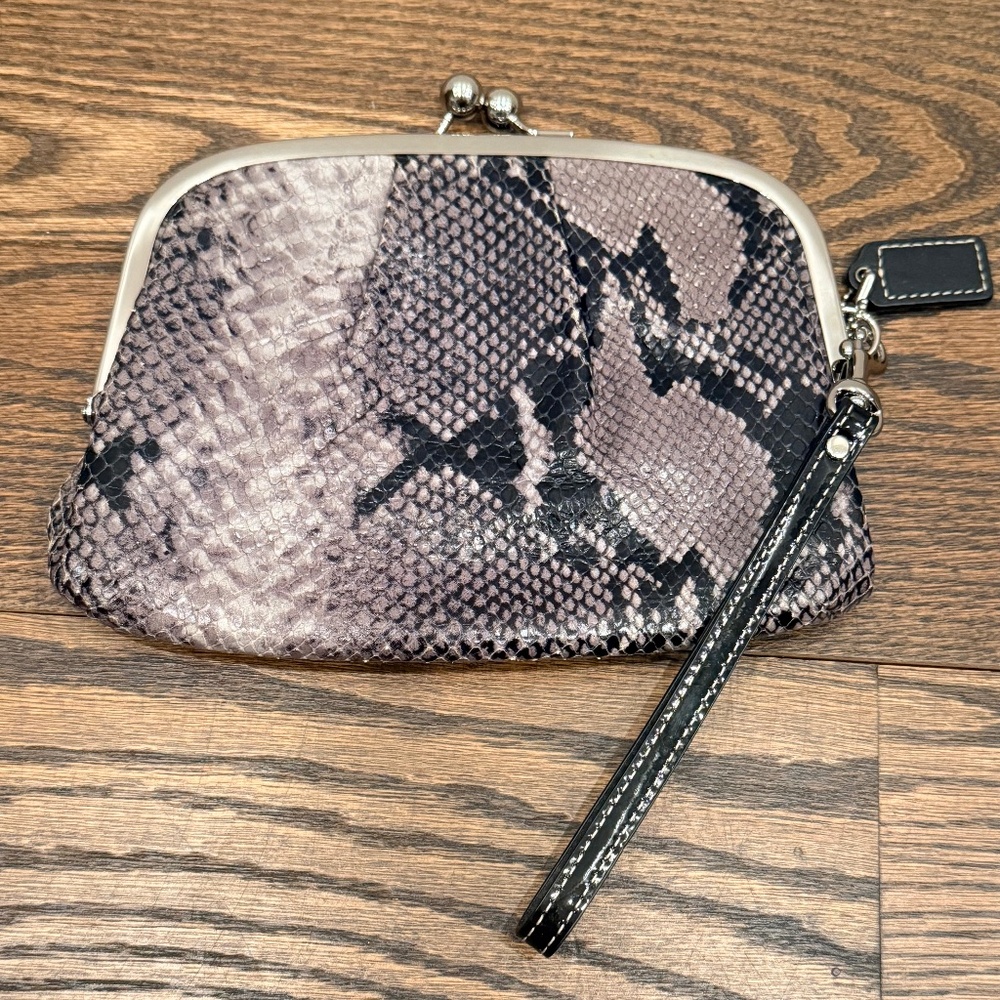 Coach Leather Snakeskin Embossed Kisslock Framed Wristlet/Coin Wallet in Grey